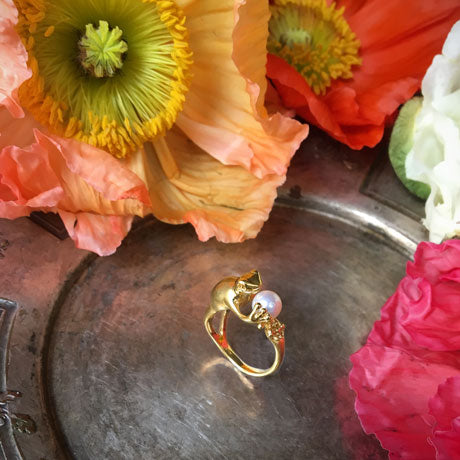 frog & pearl ring/ gold