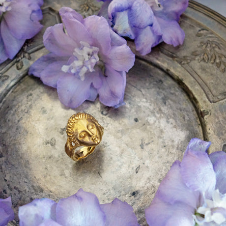 La reveuse ring