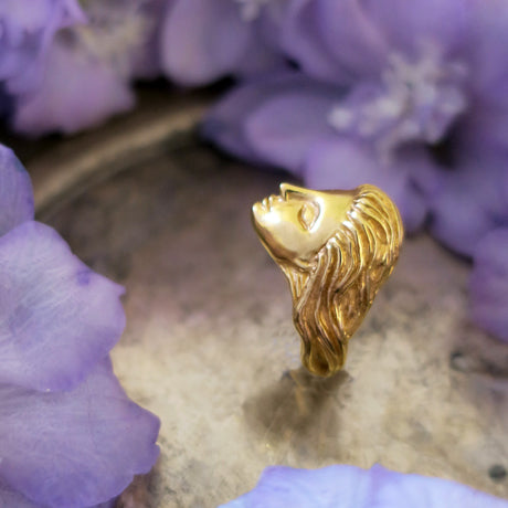 La reveuse ring