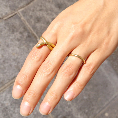 "seeker" sneak ring/ gold