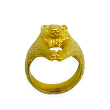 Load image into Gallery viewer, Hug bear ring/ gold
