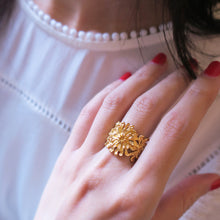 Load image into Gallery viewer, Chrysanthemums ring / gold
