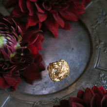 Load image into Gallery viewer, Lion ring/ gold
